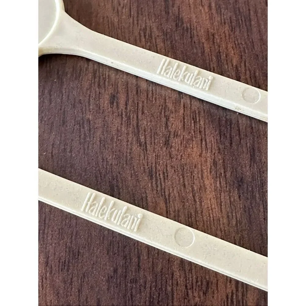 Vintage Halekulani Hotel Hawaii Waikiki Swizzle Stick Collectible Flower Emblem